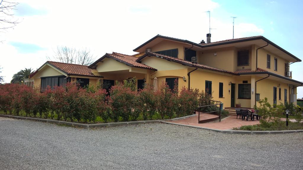 Cecco Di Nara Hotel Massarosa Bagian luar foto